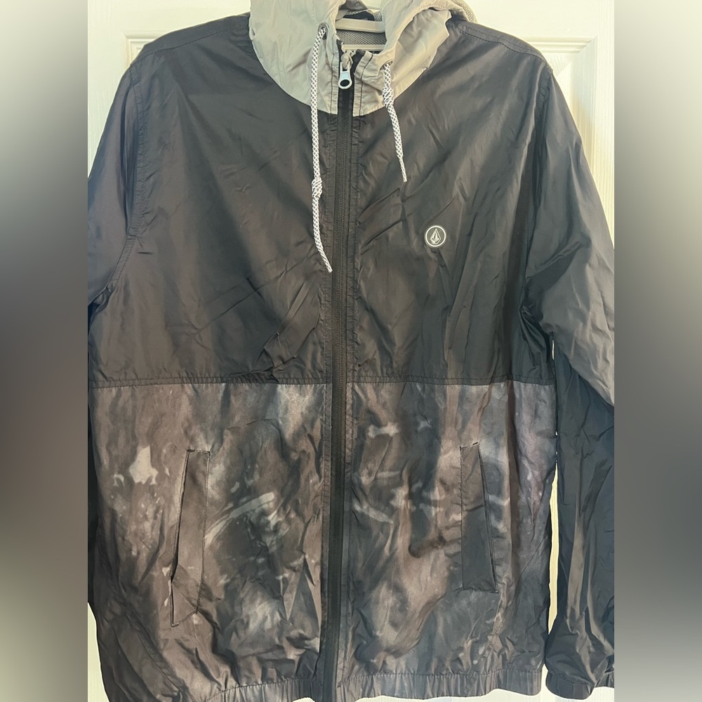 BNWOT Volcom Windbreaker